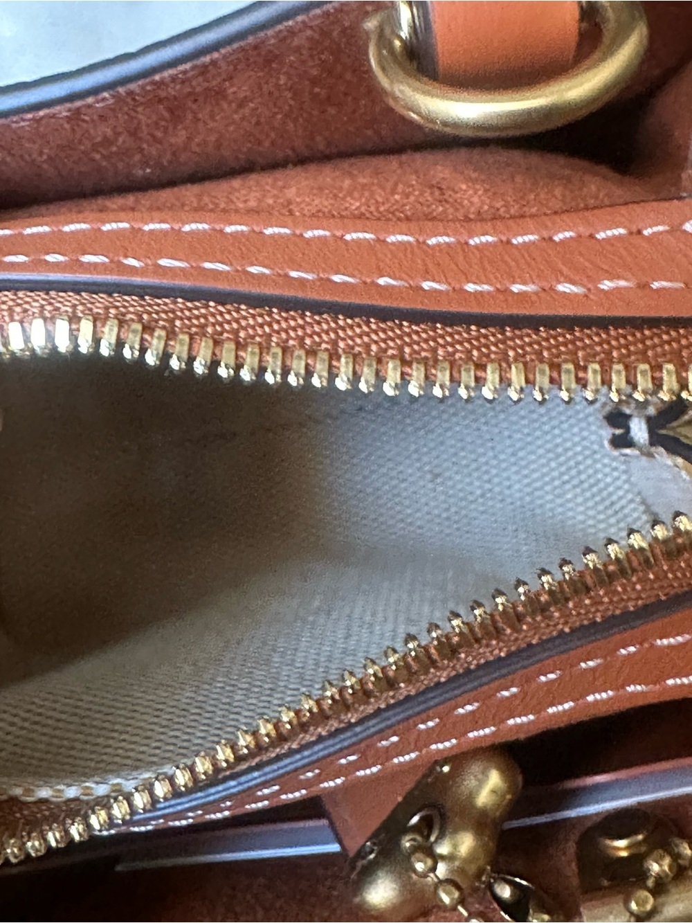 Coach  Rogue 12.  New and never worn. Strap: 21.5in - Picture 11 of 14